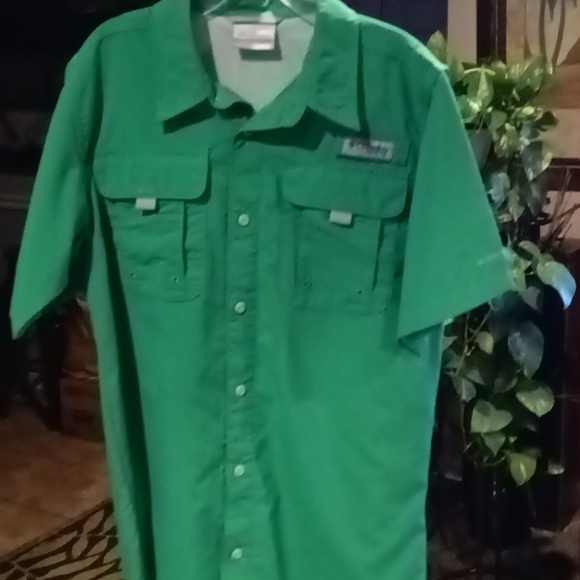 FINAL PRICE Columbia PFG kelly green s/s shirt w mesh backing, flap in back Lg - Picture 3 of 7